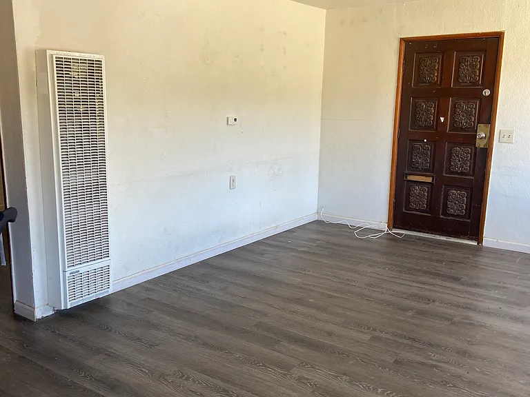 3720 Suhre St #B — Photo 13