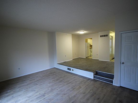 2nd image of 204 N Monroe St