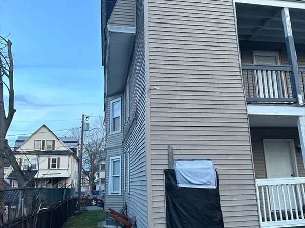 58-60 Hollywood St, Springfield, MA 01108