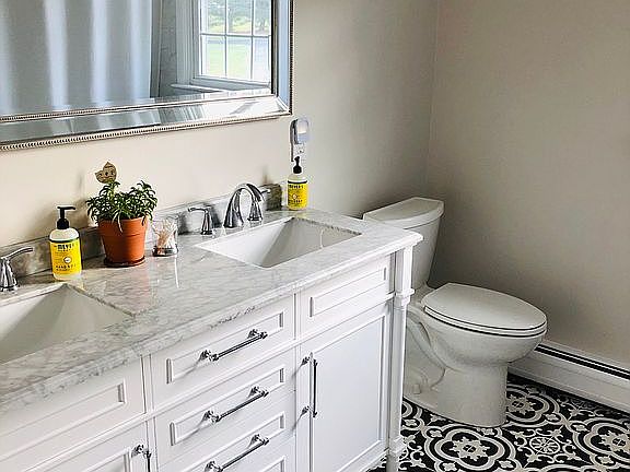 Second floor hall bath