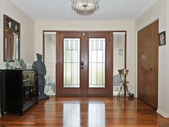 2nd image of 339 Basswood Dr