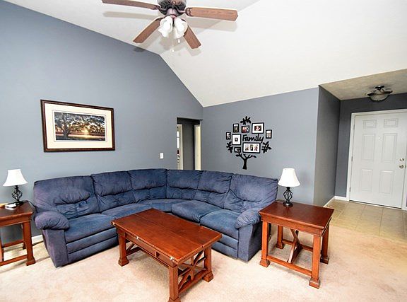 4th image of 1032 Watsonia Dr