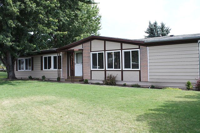 1st image of 1428 SE Chickadee Ln