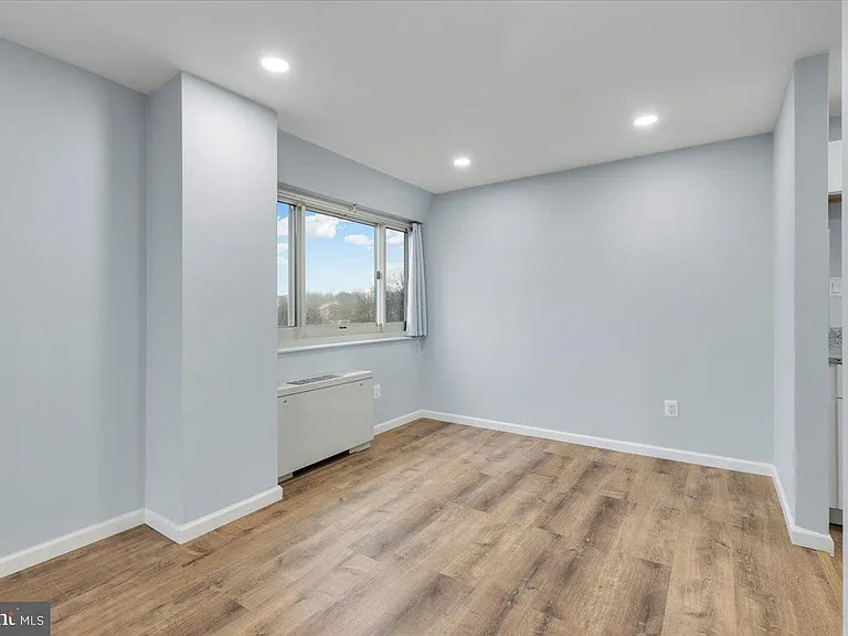 4520 King St #601 — Photo 26