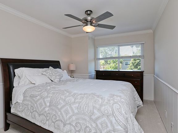 5th image of 550 Leahy St