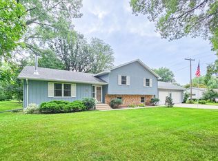 605 S Hemlock St, Lamberton, MN 56152