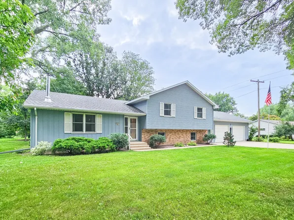 605 S Hemlock St, Lamberton, MN 56152