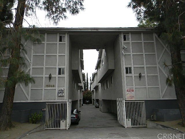 1st image of 15946 Sherman Way Unit 6