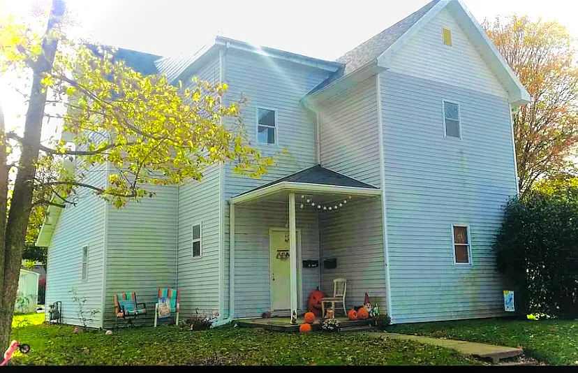 1247 Locust St