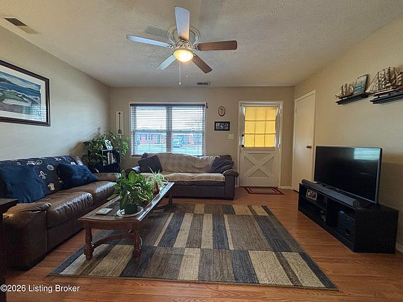 4th image of 9913 Robsion Rd