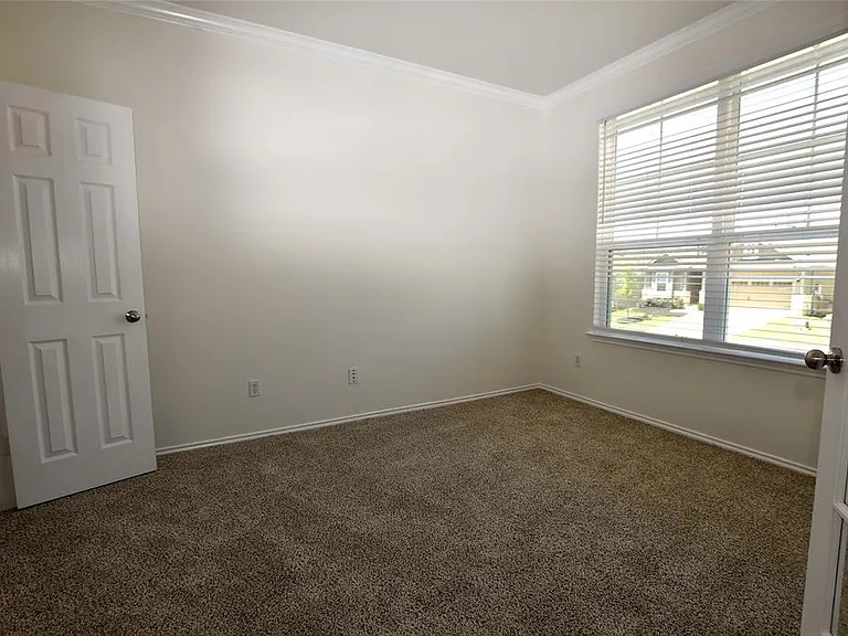 700 Bayberry Cir — Photo 17