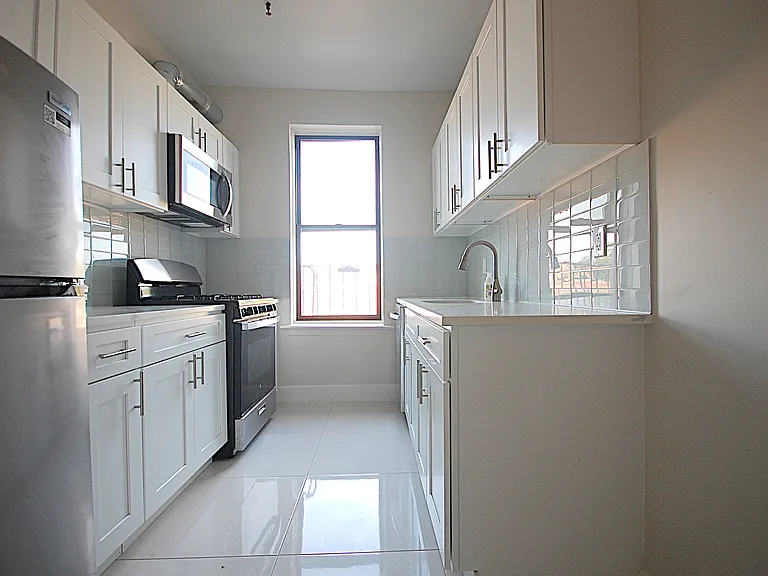 1034 Rutland Rd #2 — Photo 2
