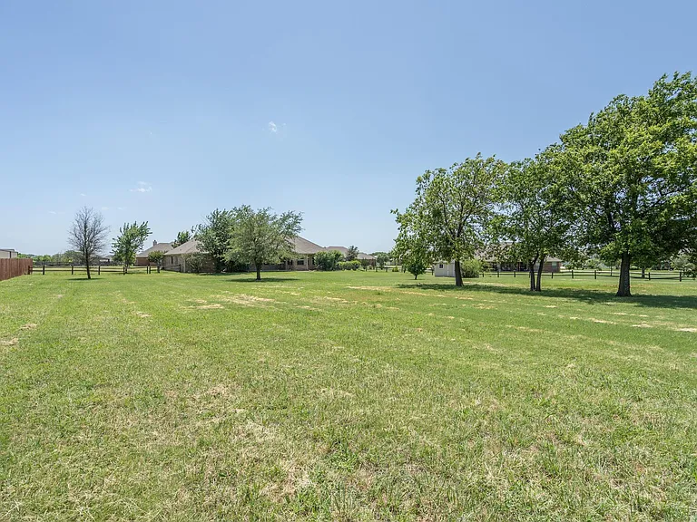 7721 Willow Ridge Dr — Photo 2