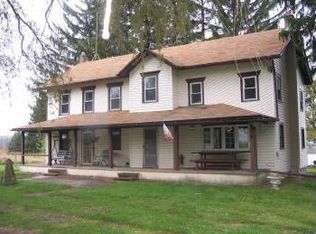 407 Gravity Rd, Lake Ariel, PA 18436