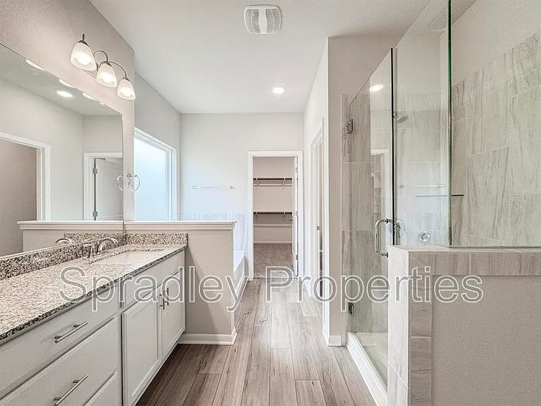 2716 Fox River Dr — Photo 14