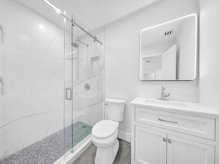 1721 N 16th Ct — Photo 14