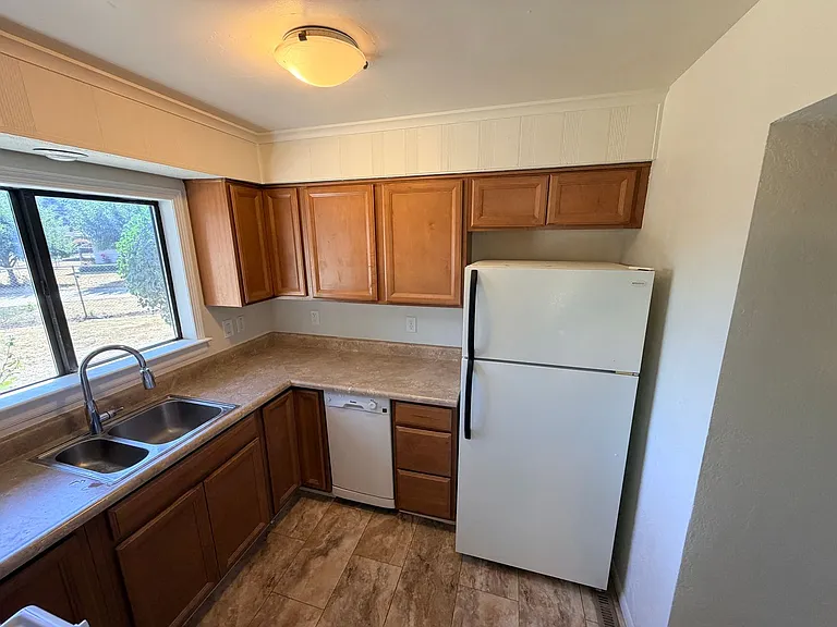 7175 Webb Dr SE — Photo 8