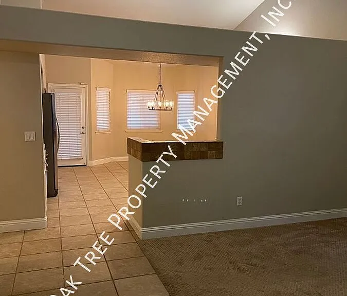 10432 N Woodrow Ave — Photo 6