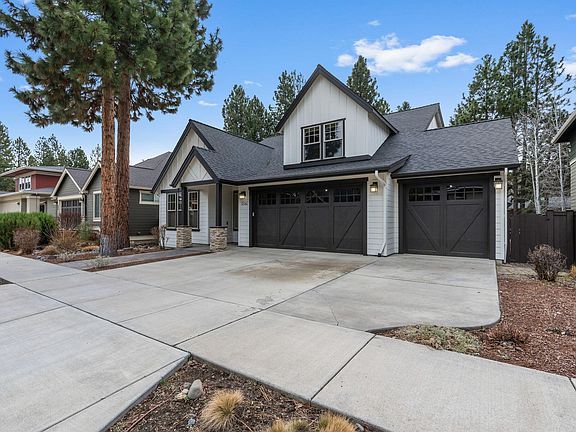 3rd image of 19147 Park Commons Dr