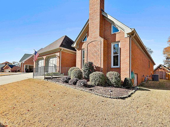 2nd image of 1130 Oakpark Dr