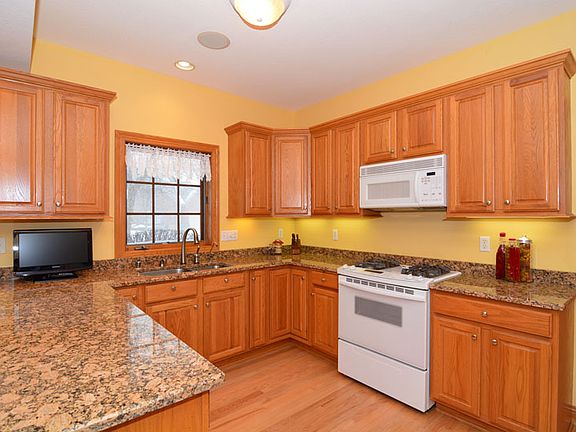 3rd image of 10926 N Essex Dr