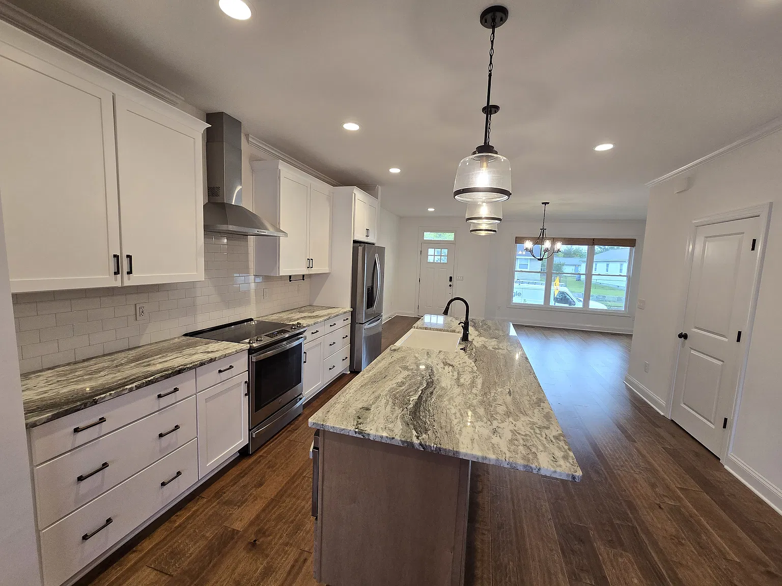3 bed, 2.5 bath, 1868 sqft, $2,800 — Photo 3