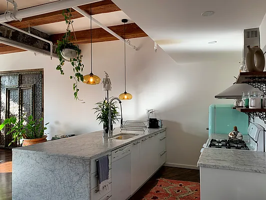 Rented by Compass | media 21