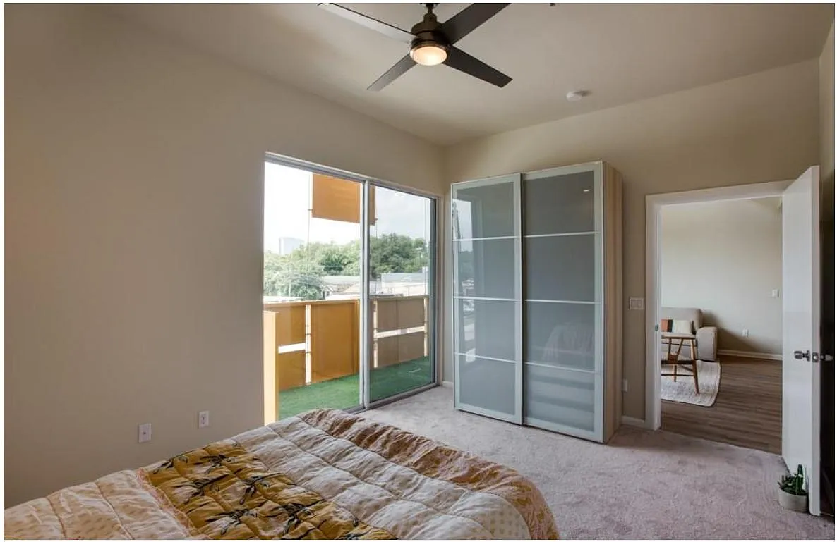 Master bedroom - 1200 E 11th St #202
