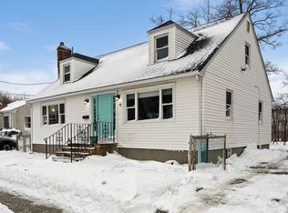 9 Darrow St, Quincy, MA 02169