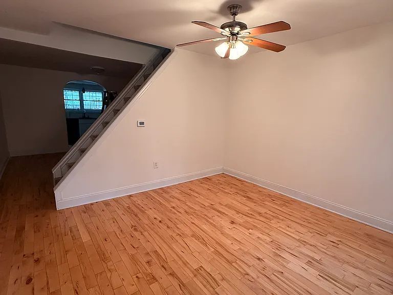 1934 S Alder St — Photo 2