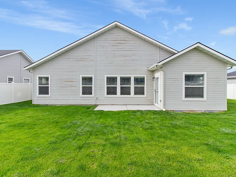 1015 White Birch Ave — Photo 5