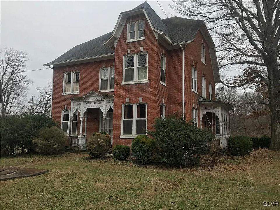 1st image of 1050 Water St