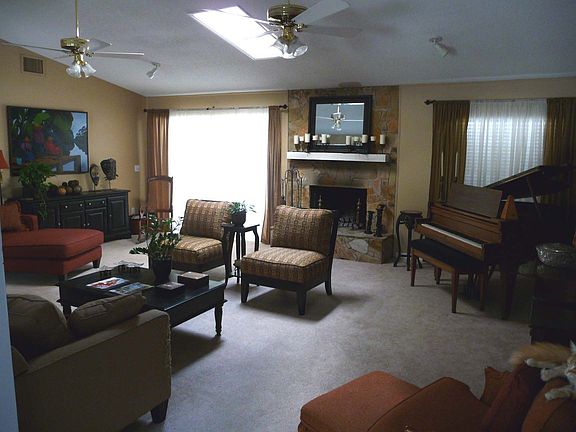 2nd image of 116 Coble Ct