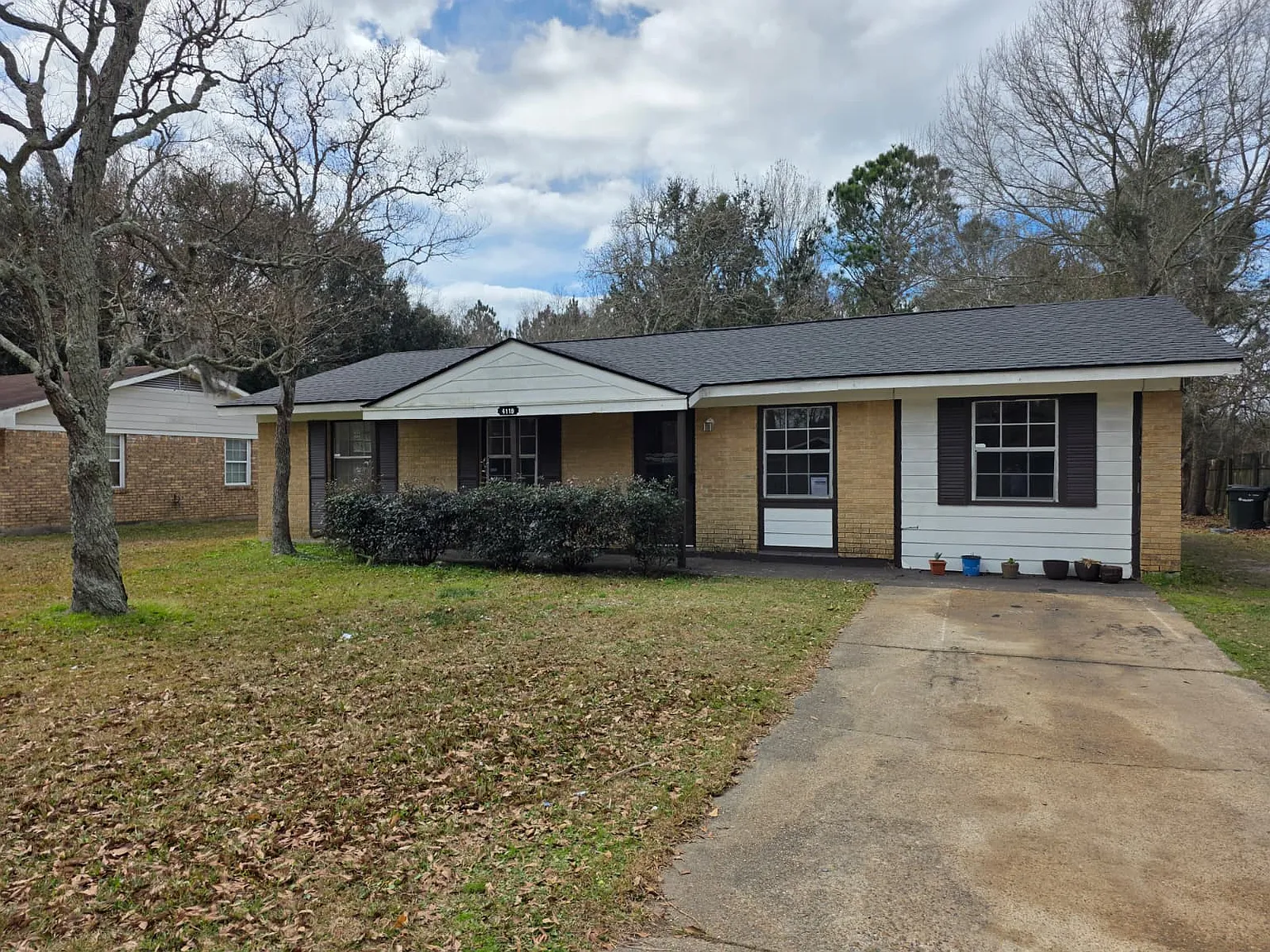 3 bed, 1296 sqft, $1,350 — Photo 1
