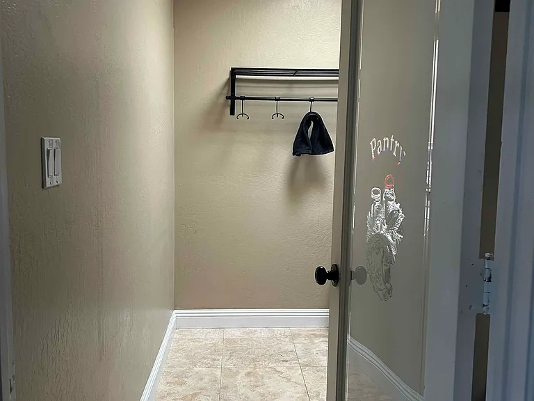 7012 E Redfield Rd — Photo 18
