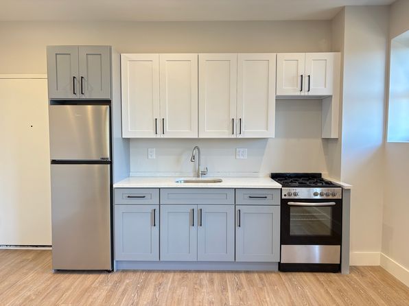 269 Martin Luther King Dr #2C