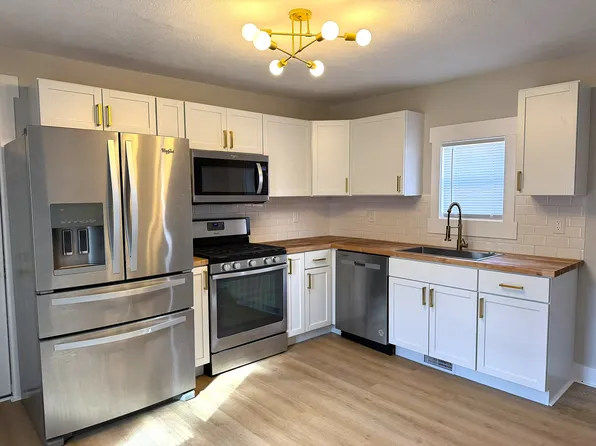 229 Burr Oak St NE, Grand Rapids, MI 49505