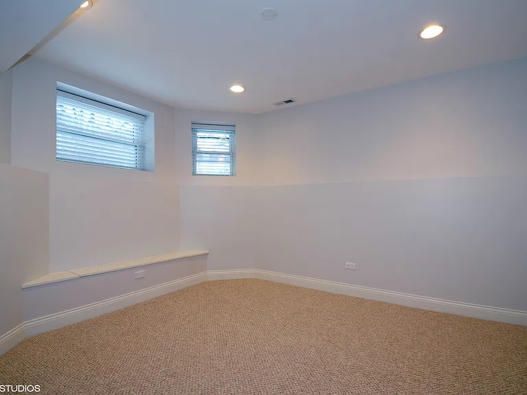 4522 N Artesian Ave #1 — Photo 5