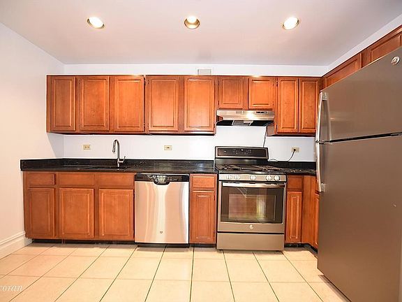 3rd image of 4502 Ditmars Blvd #216