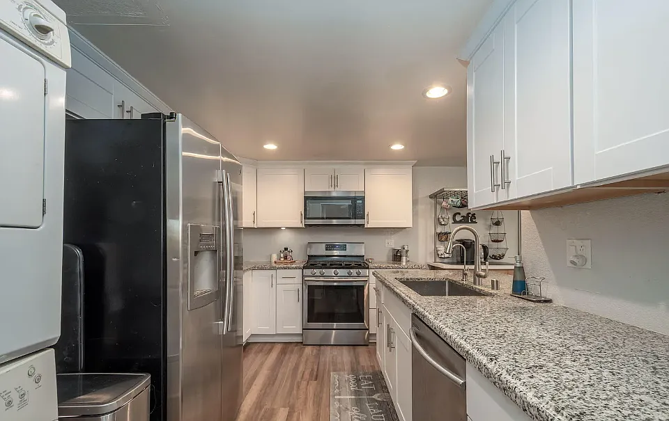 616 E College Ave #505