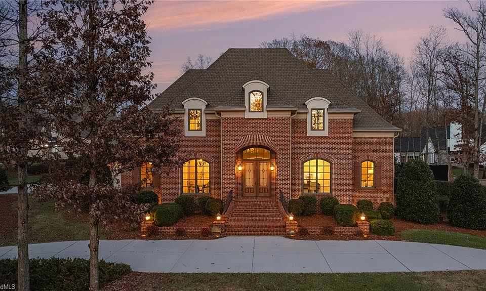 1st image of 429 Wesley Park Dr