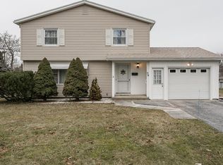 56 Oakbriar Dr, Rochester, NY 14616