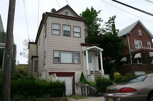 2nd image of 617 17th St