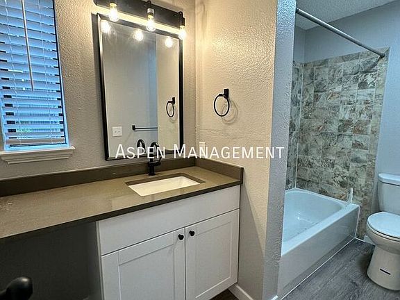 3rd image of 1811 22nd St APT 2