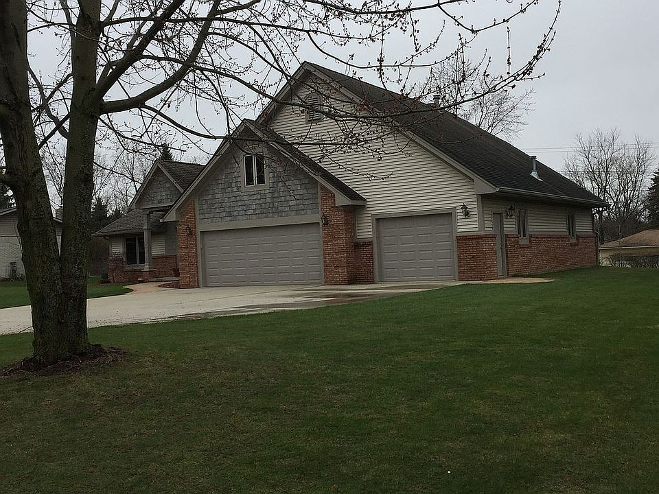 2nd image of 3830 Hi Crest Dr