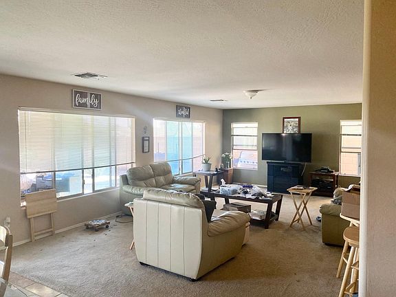 3rd image of 1254 W Pinkley Ave