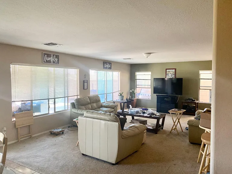 1254 W Pinkley Ave — Photo 3