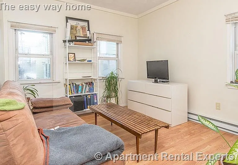 1105 Cambridge St #1A — Photo 1