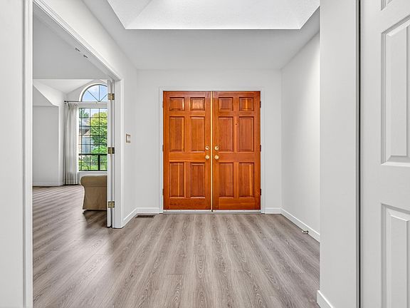 3rd image of 10467 Glenbrook Grv