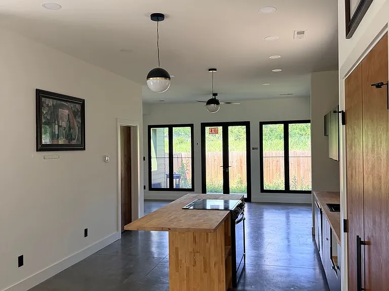 3535 Oswald St — Photo 2